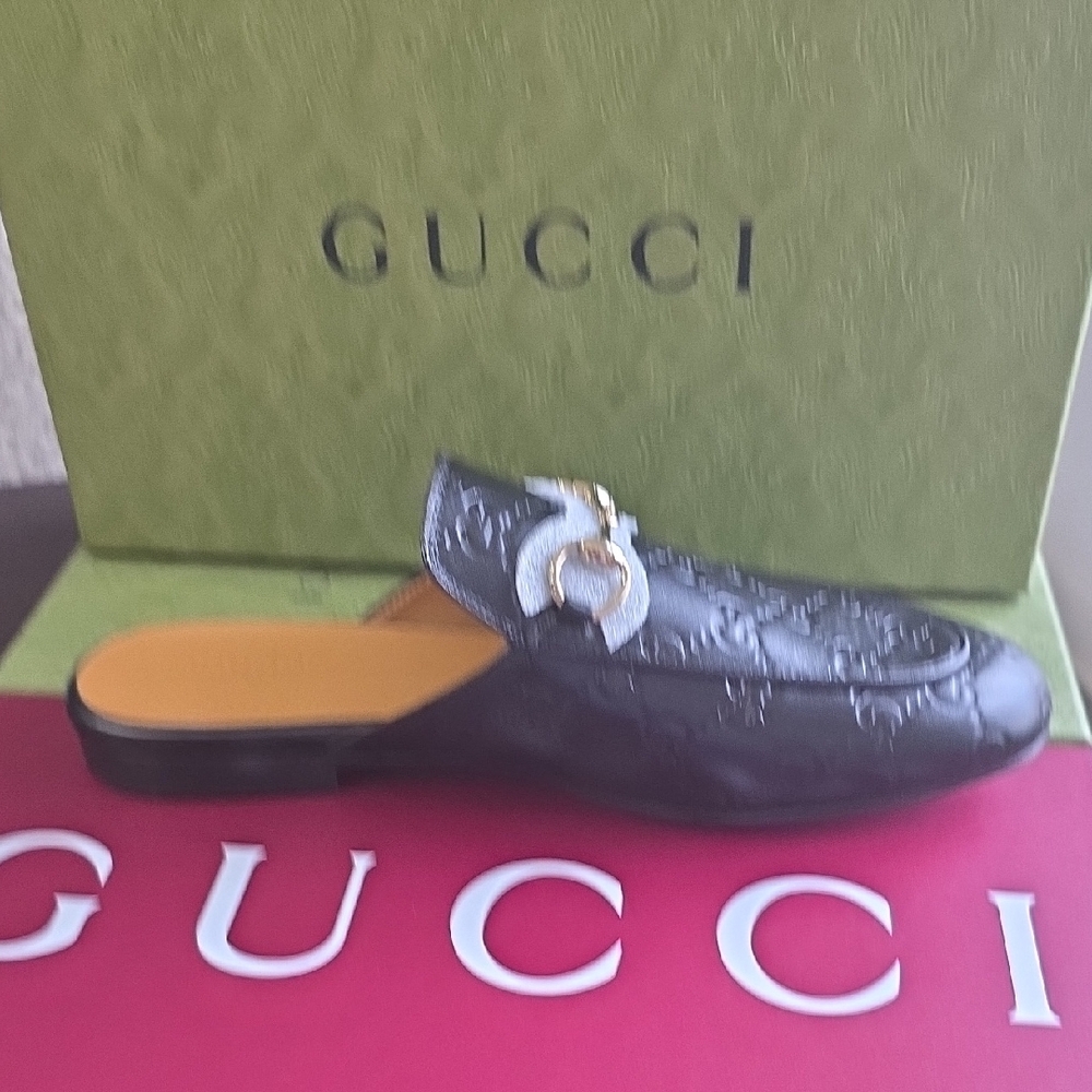 Gucci Black Embossed Leather Men's Slip-Ons - Picture 4 of 12